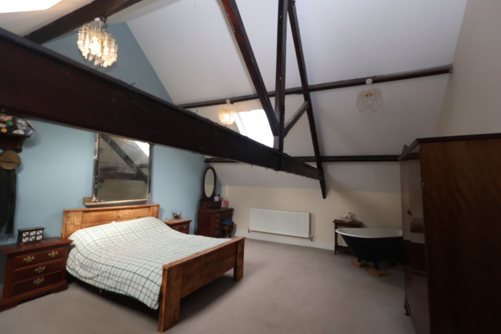 Annexe Bedroom One- click for photo gallery